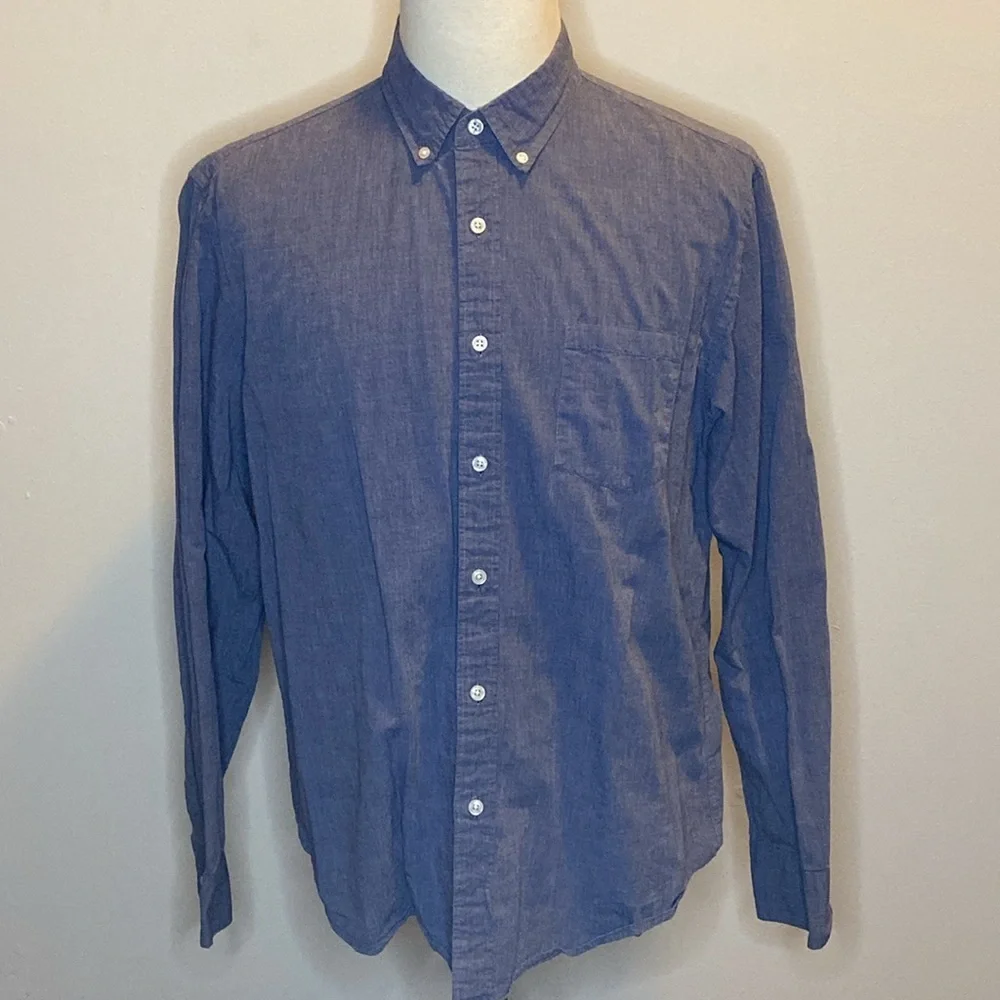 J. Crew Long-Sleeve Button-Down Shirt in 100% Blue Cotton (sz XL)